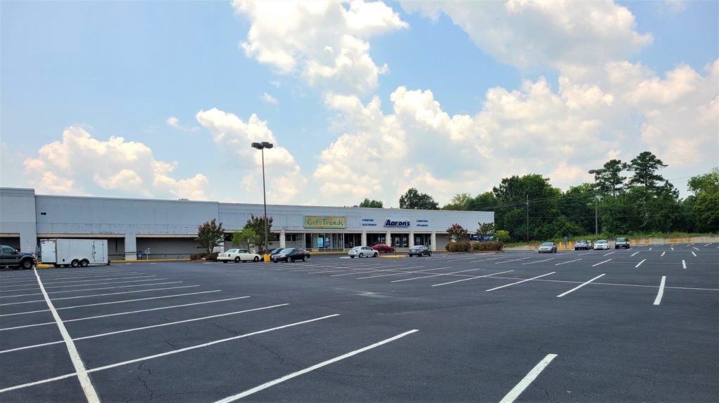Rodeo Lending Closes a $3,640,000 Retail Center Refinance in Milledgeville GA