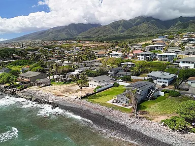 Hawaii oceanside housing
