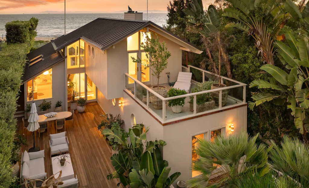 Aerial view of luxury property in Carpinteria